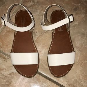 Victoria Adames Sandal